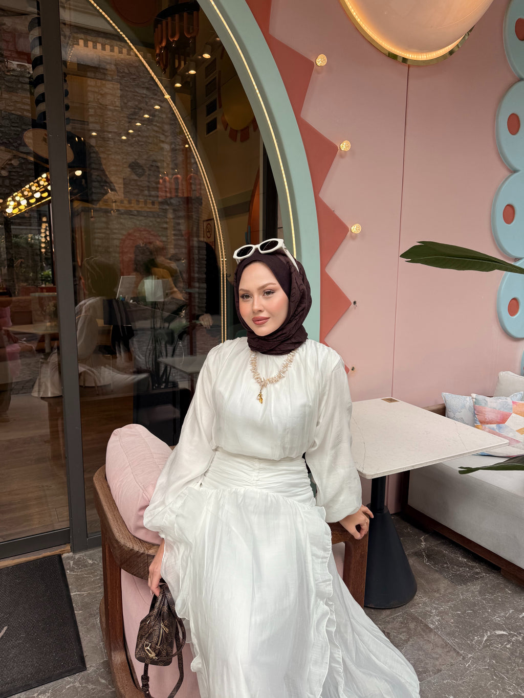 Rosa takım beyaz