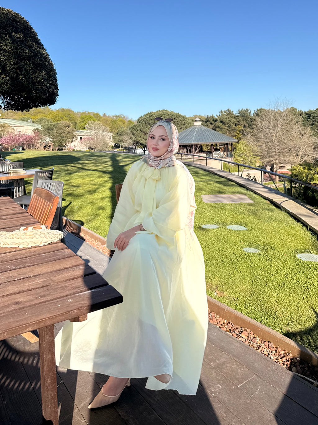 Flora elbise tereyağ sarısı
