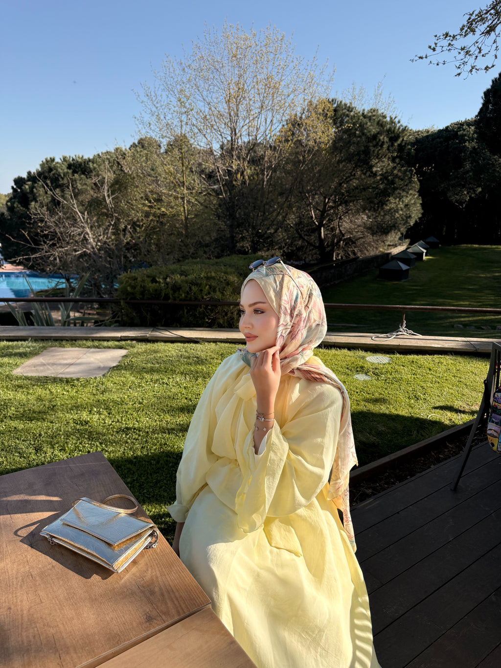 Flora elbise tereyağ sarısı