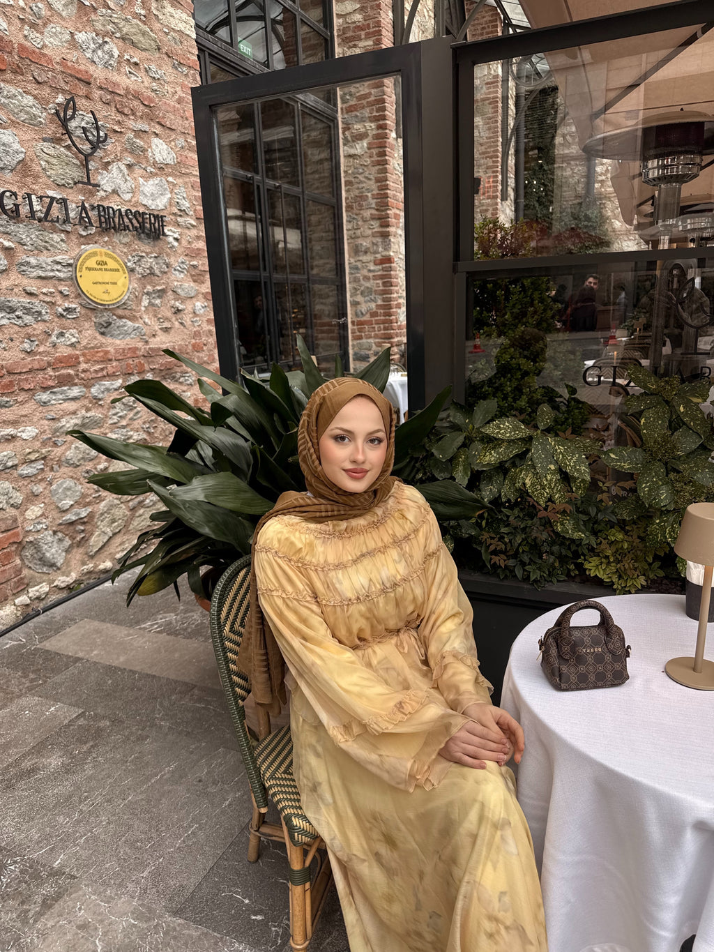 Büzgülü takım sarı