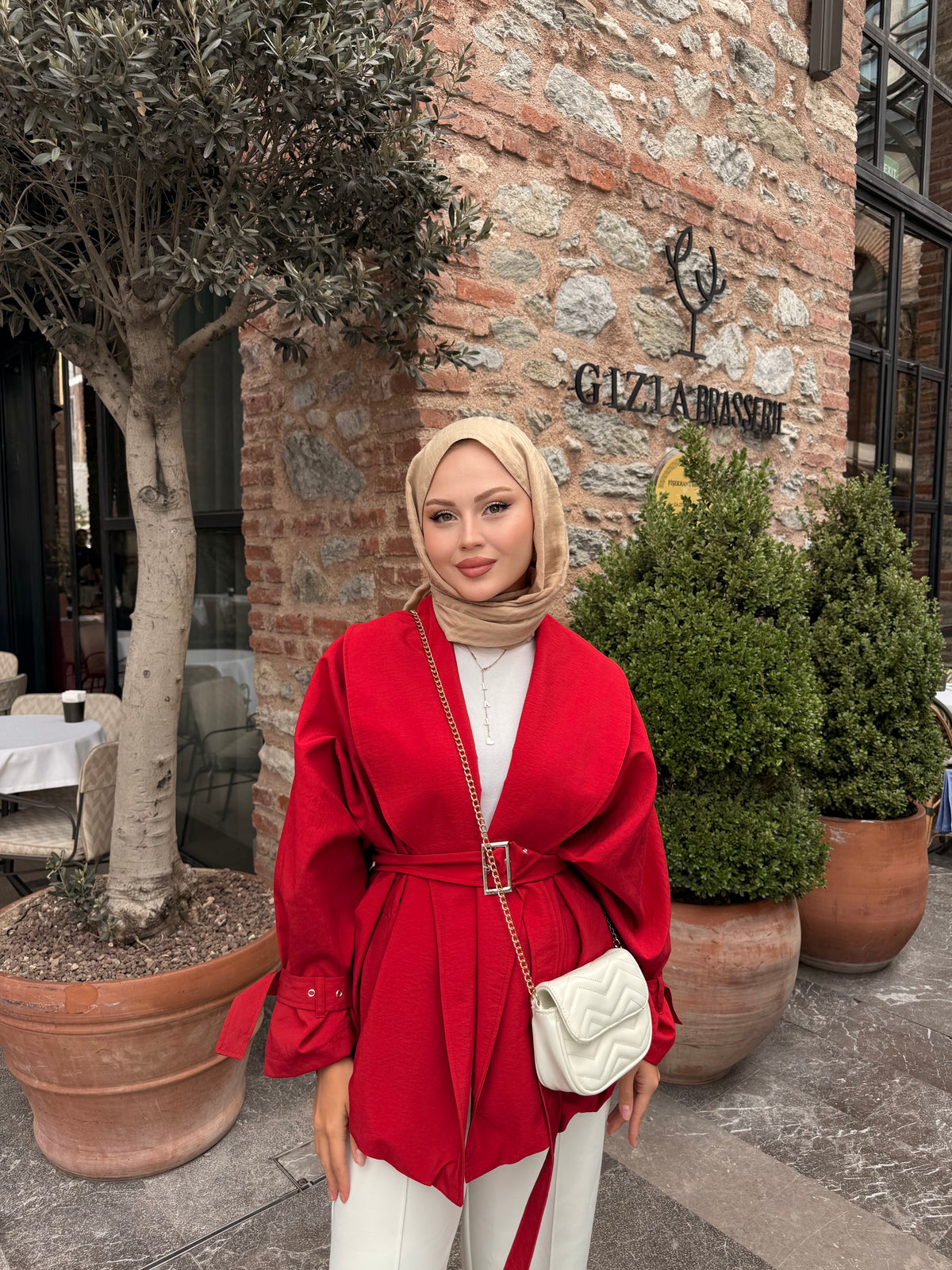 Yarasa kol kemerli trenç kırmızı