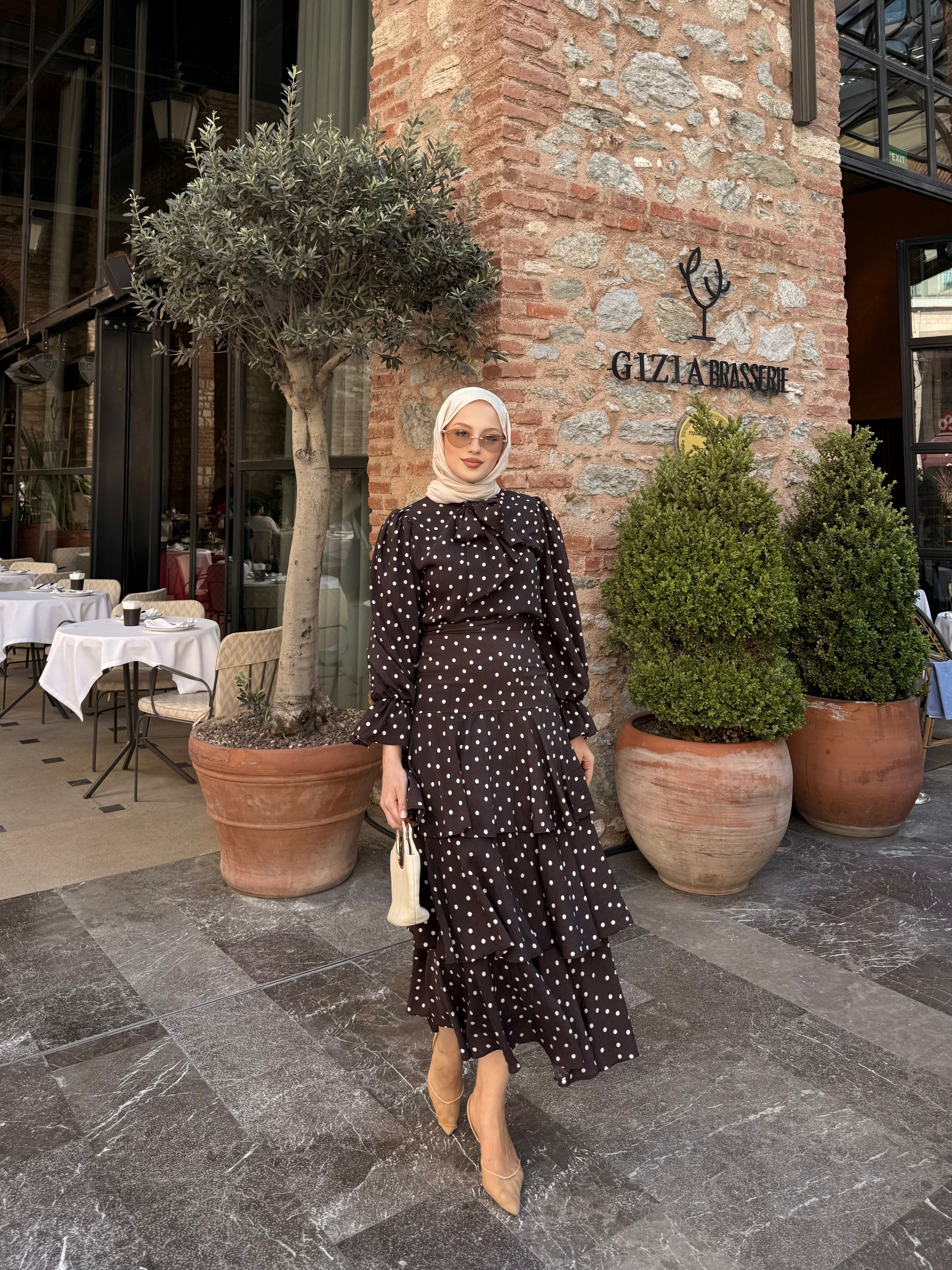 Puantiye etekli takım