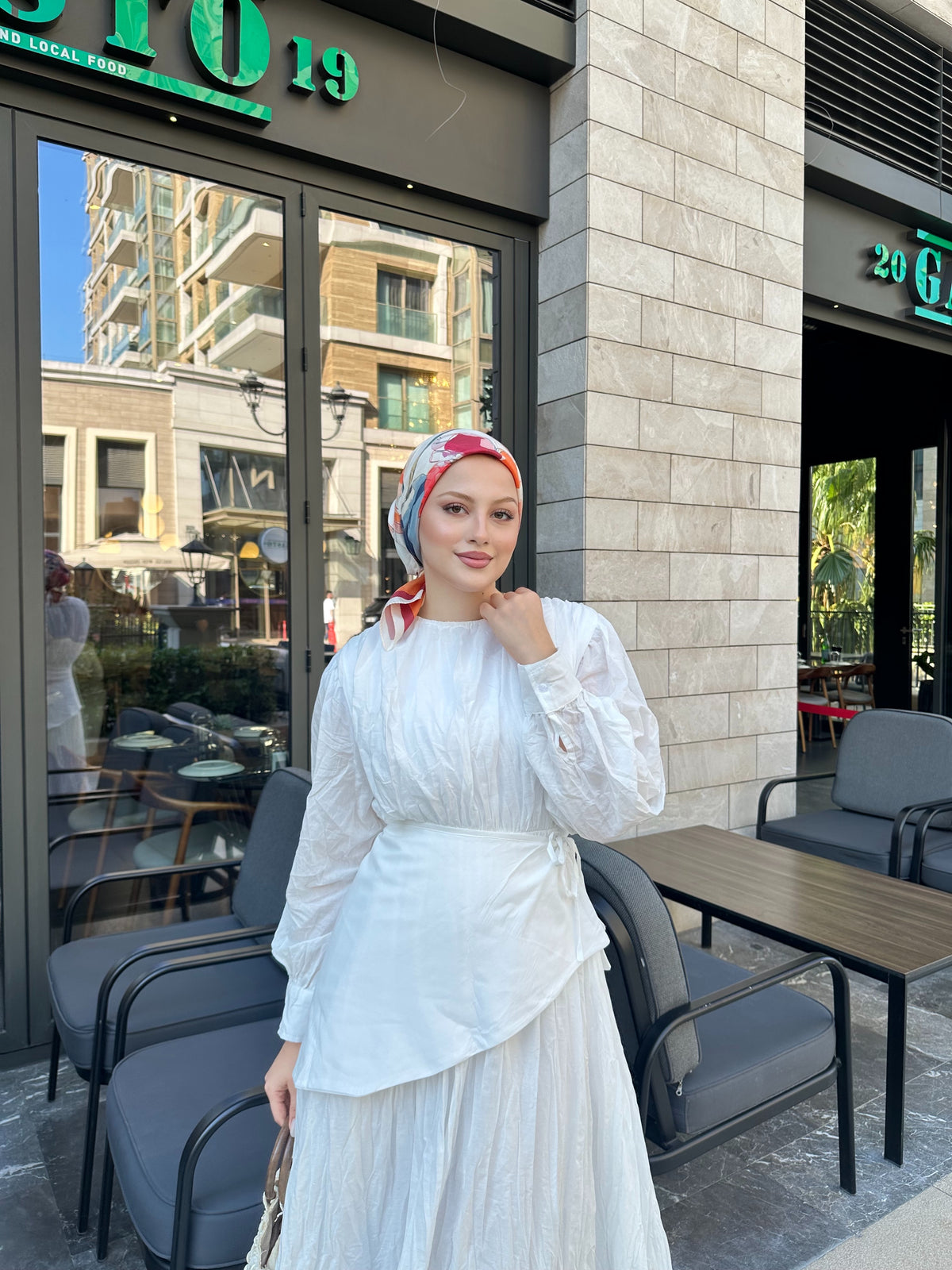 Etek bağlama detaylı elbise beyaz