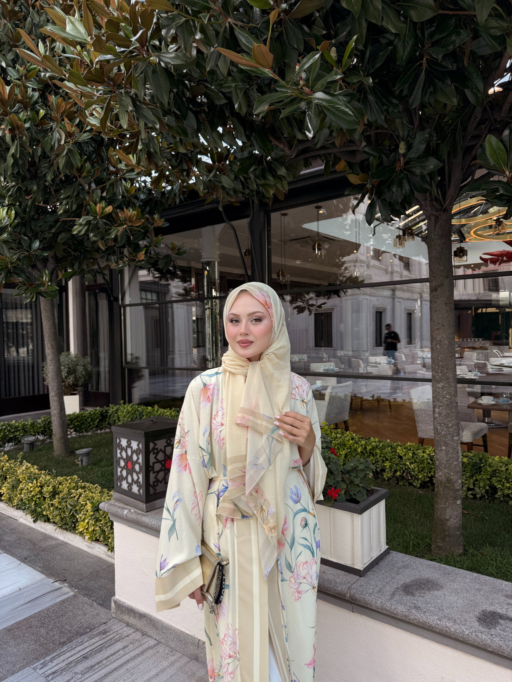 Şallı abaya krem