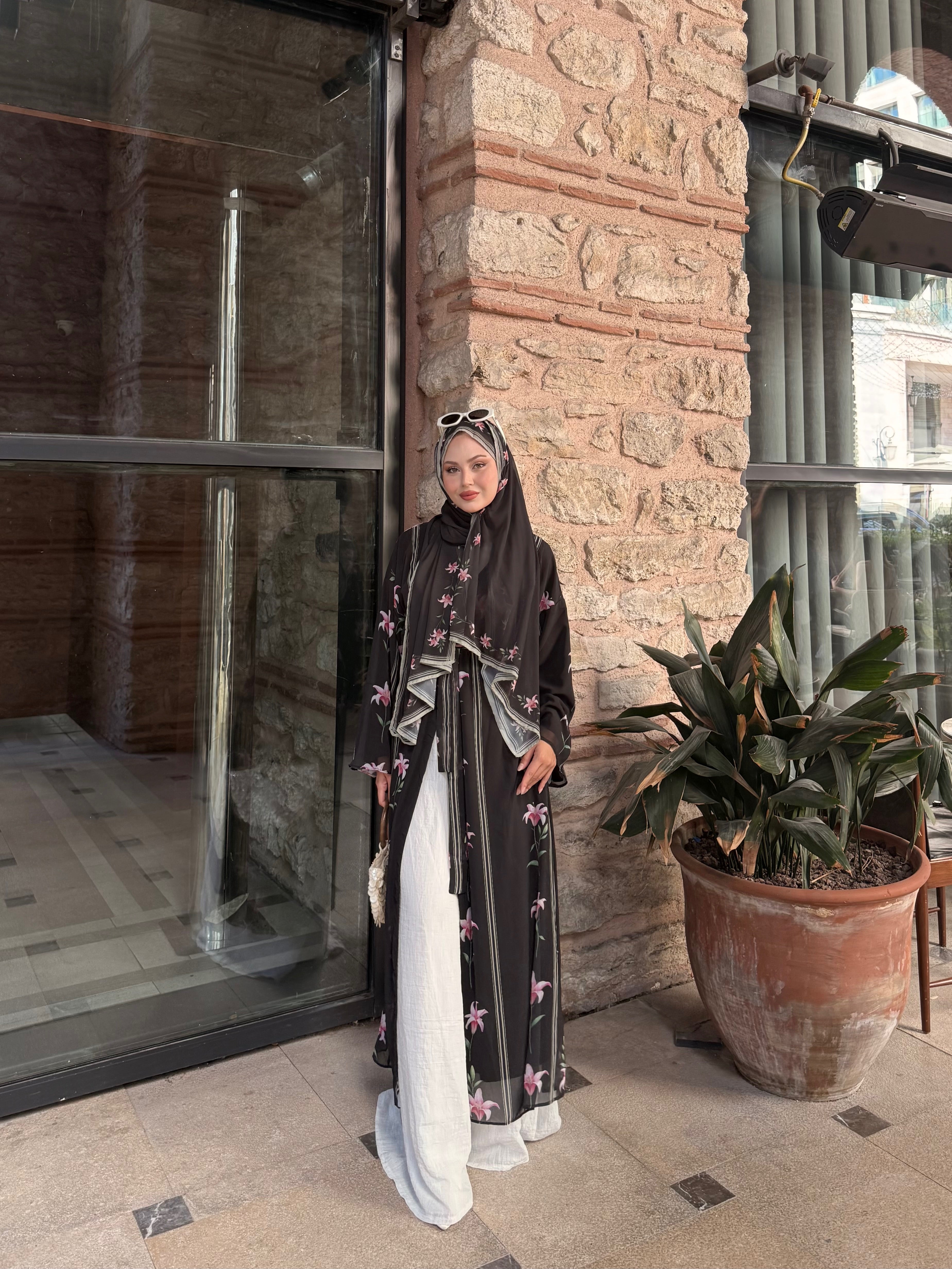 Şal hediyeli ithal abaya siyah