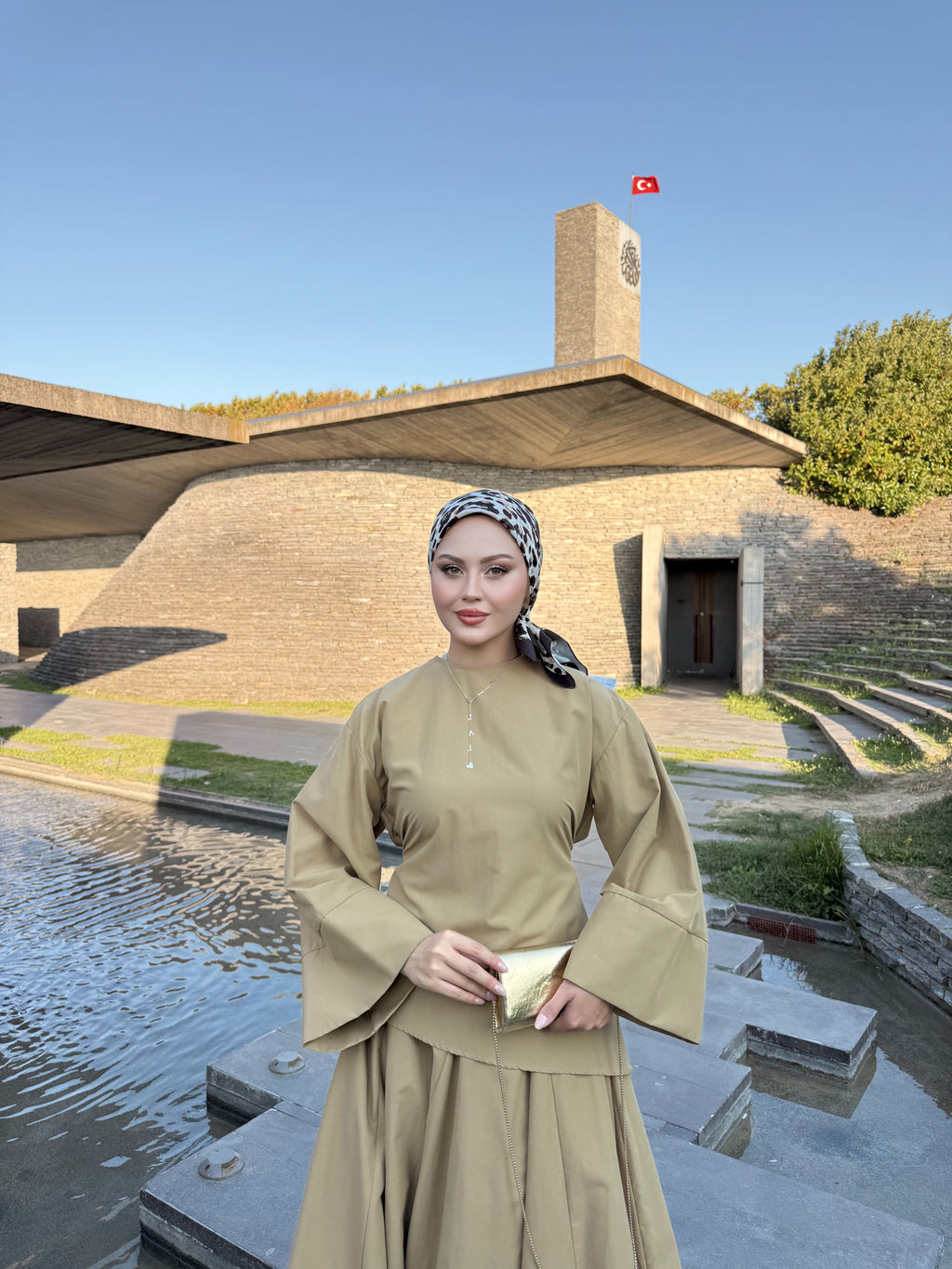 Bağlama detaylı takım haki