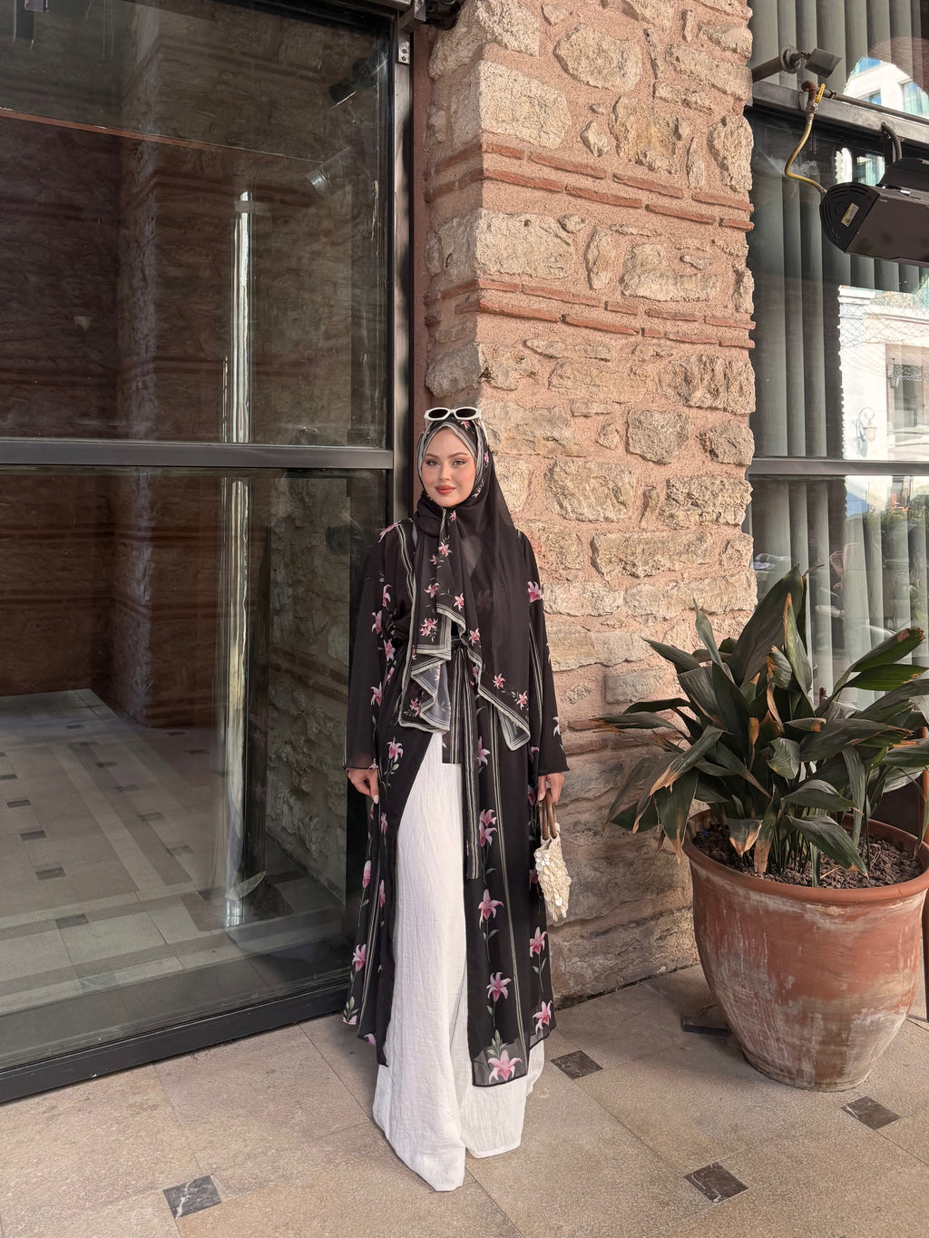 Şal hediyeli ithal abaya siyah
