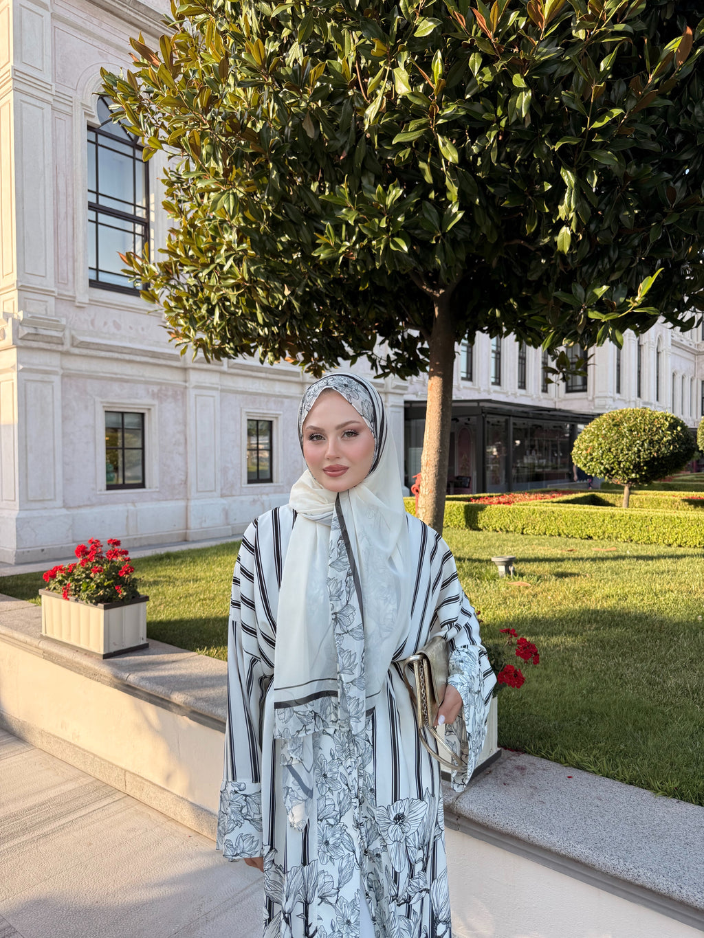 Desenli abaya şal dahil siyah