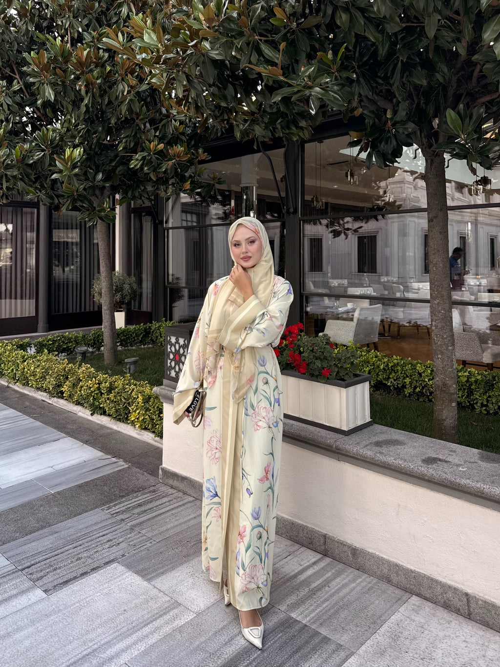 Şallı abaya krem