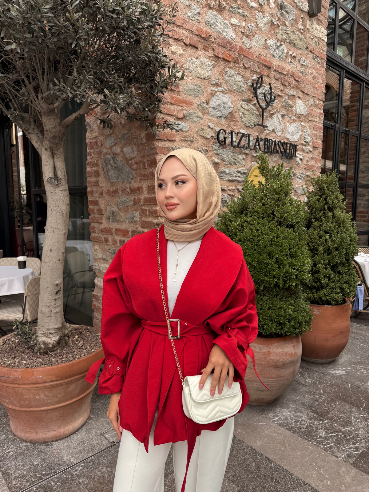 Yarasa kol kemerli trenç kırmızı