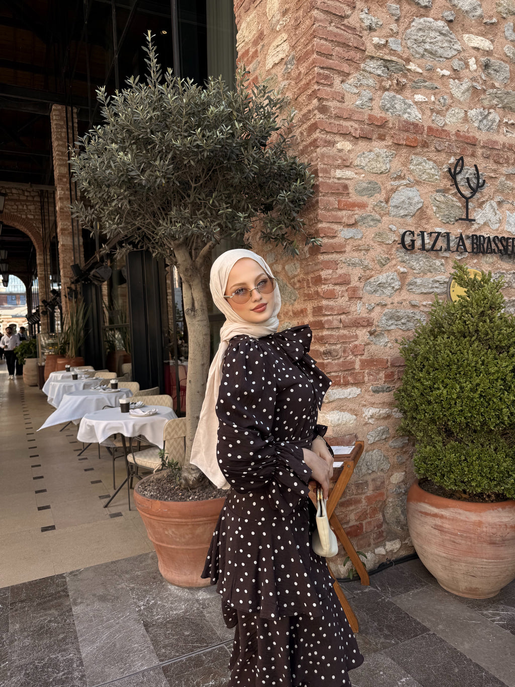 Puantiye etekli takım