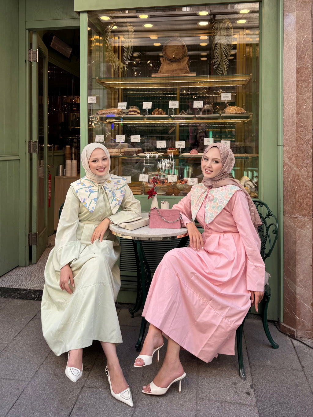 Yaka detaylı elbise pembe