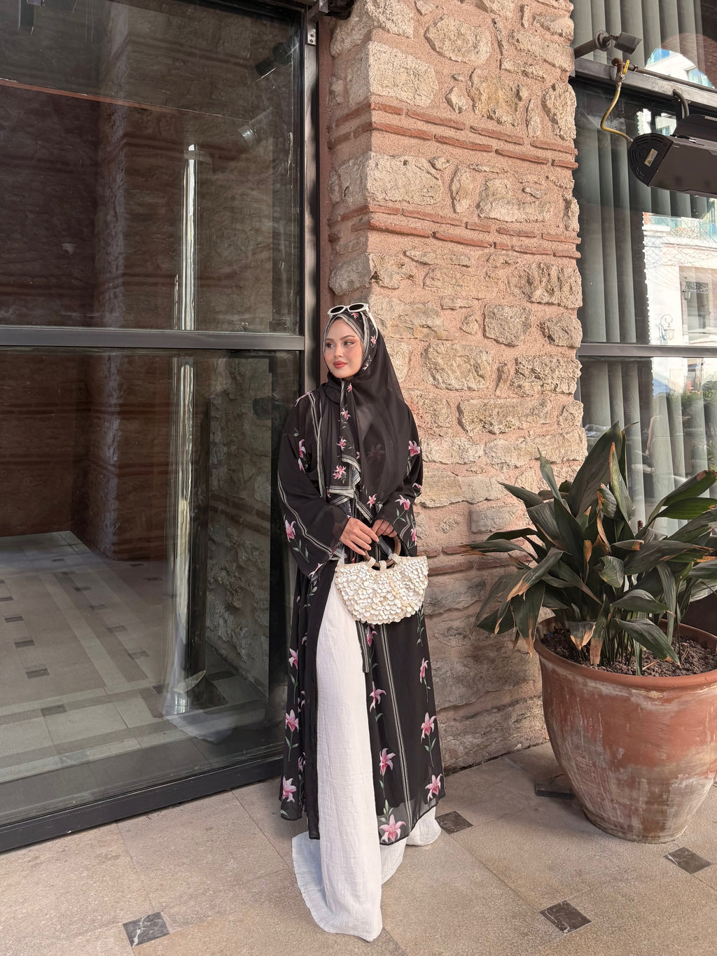 Şal hediyeli ithal abaya siyah