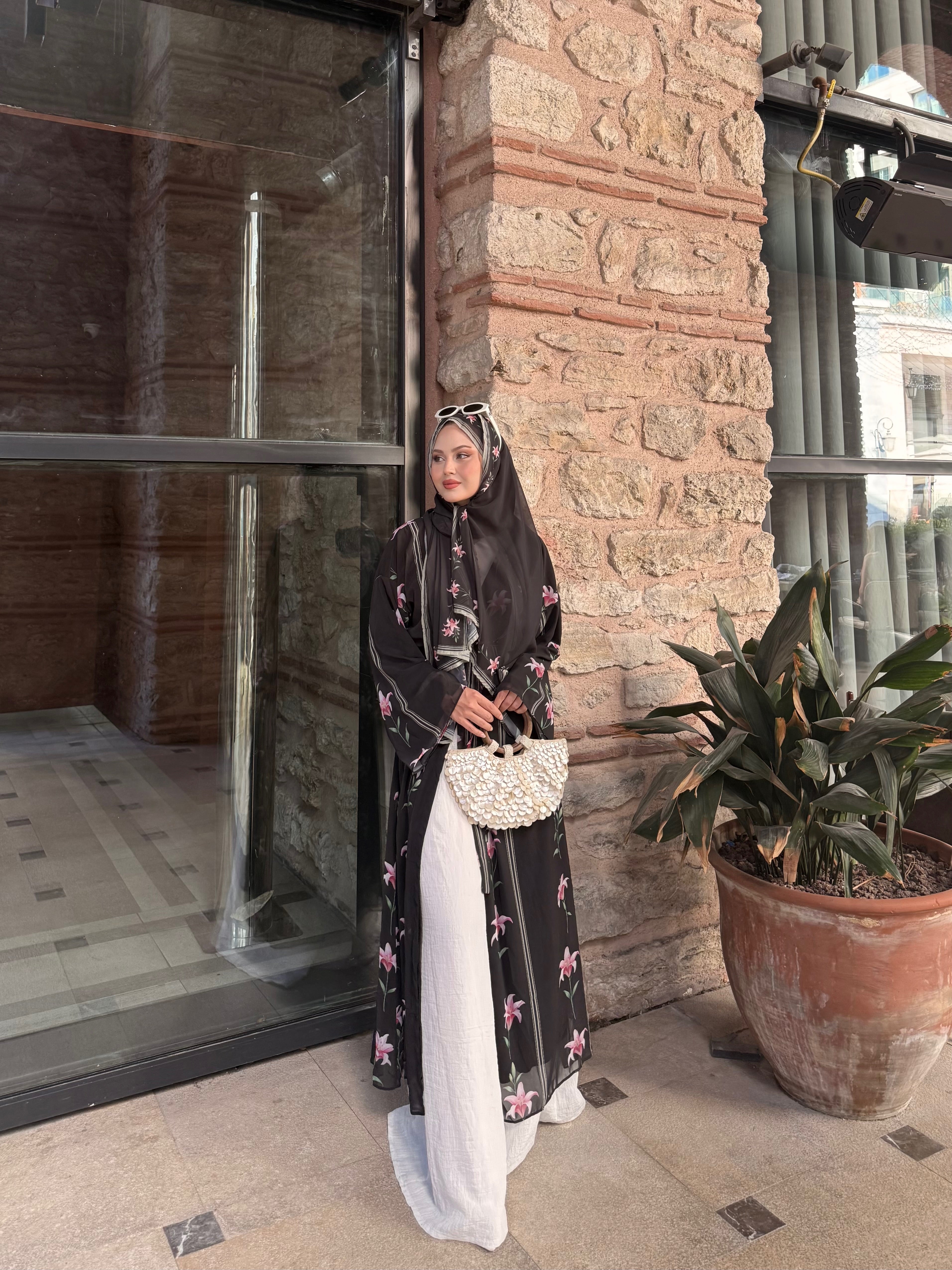 Şal hediyeli ithal abaya siyah