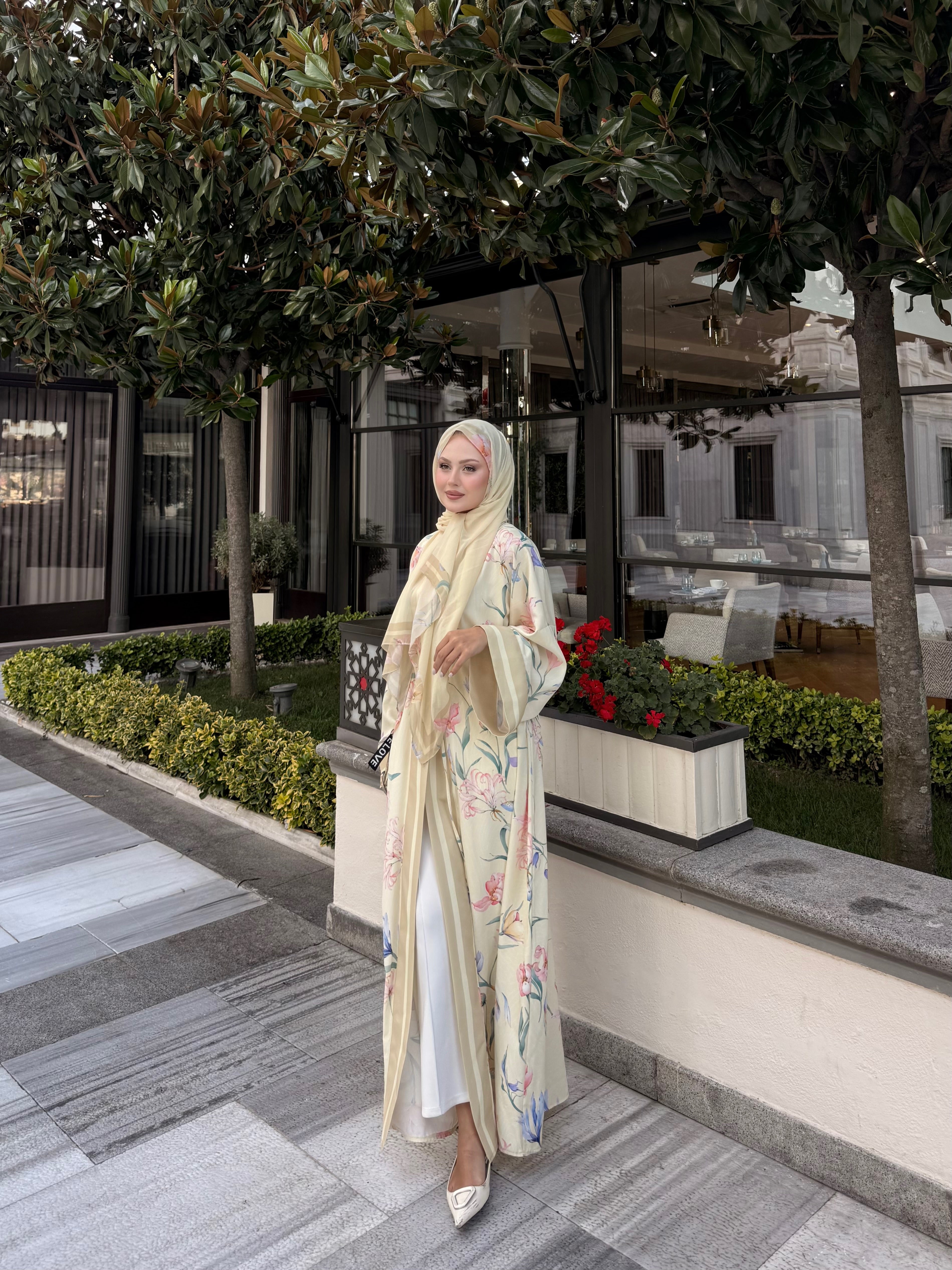 Şallı abaya krem