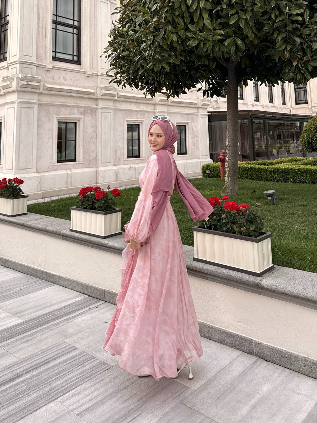 Kurdale detaylı elbise